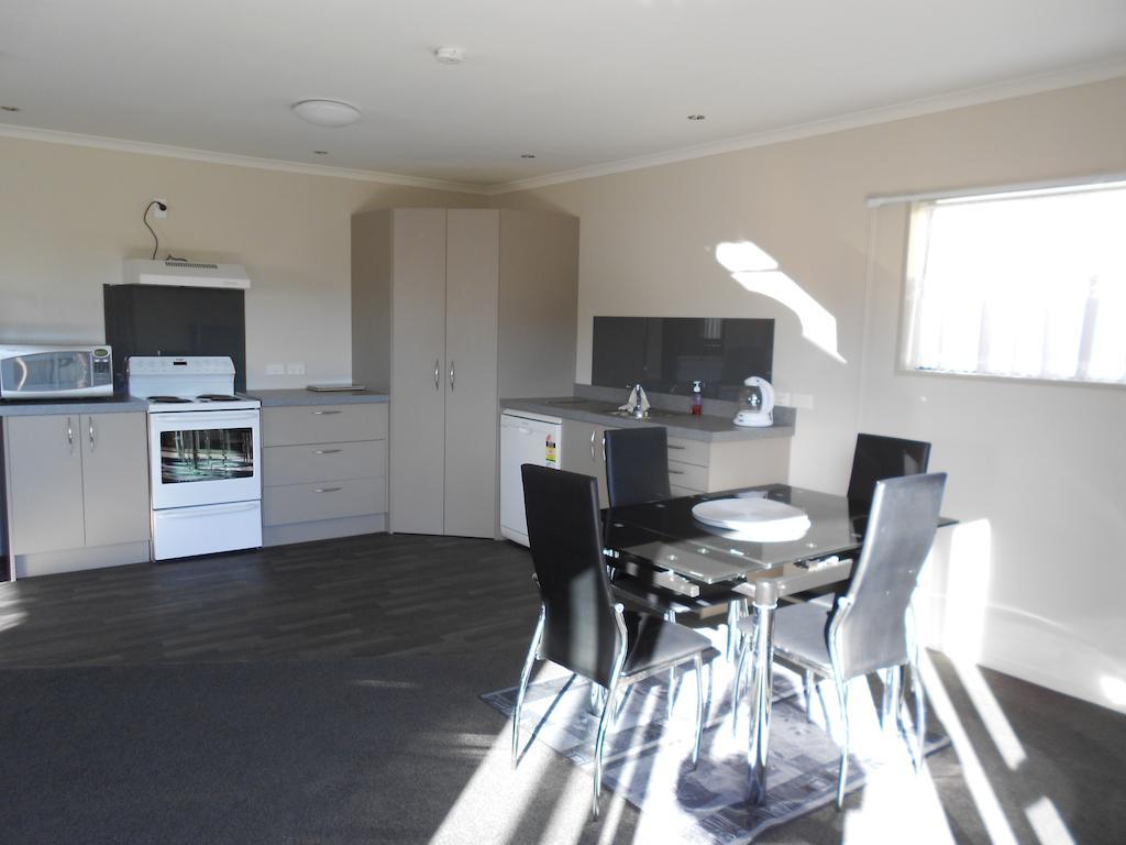 Gavan Family Apartments Кромуел Екстериор снимка